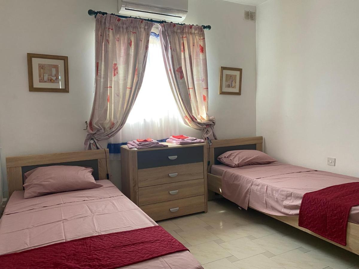 Sea Front Apartment At Mellieha Bay, Malta! 외부 사진